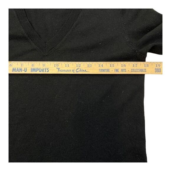 Banana Republic Women's Merino Wool V Neck Pullover Sweater Black Size Medium - Picture 3 of 8